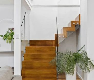CITY CHIC ON HUME – Sophisticated Designer Terrace – Two Striking L... - Photo 1