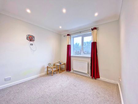 Ellen Drive, Fleet, Hampshire, GU51 - Photo 2