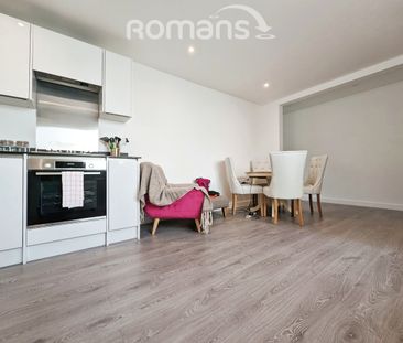 West Wycombe Road, High Wycombe, HP12 - Photo 2
