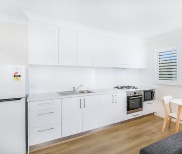 Beachside Villa Living Opposite Silver Beach - UTILITIES INCLUDED - Photo 3