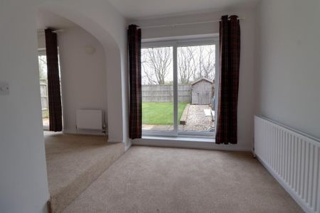 3 bedroom detached house to rent - Photo 3