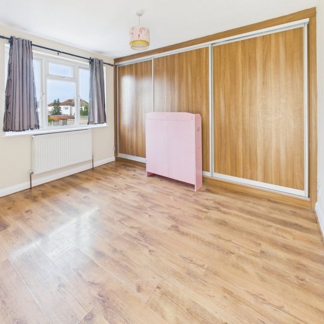 Courtlands Ave, Langley, Slough,SL3 - Photo 1