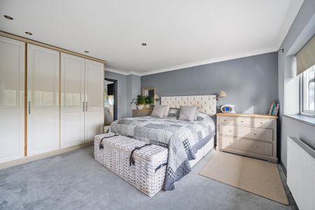 4 bedroom detached house to rent - Photo 4