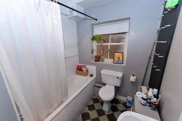 Apartment 17 48 Rossmore Drive, Ormeau, Belfast, BT7 3LA - Photo 1