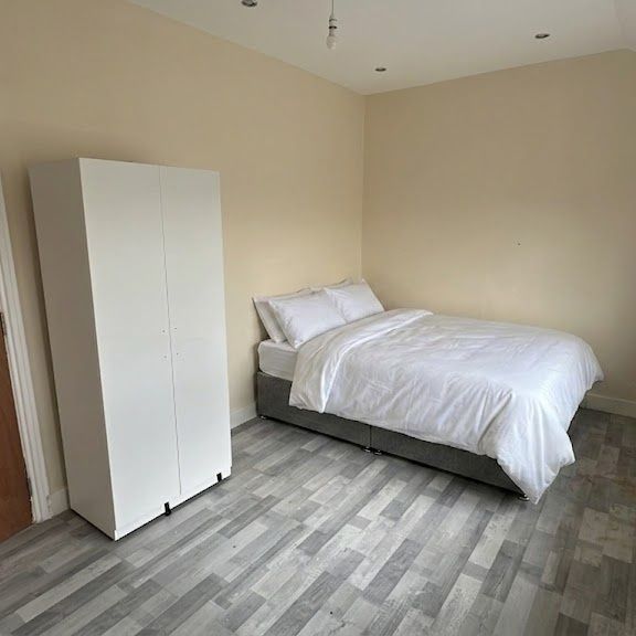Room in a Shared House, Monks Park, HA9 - Photo 1