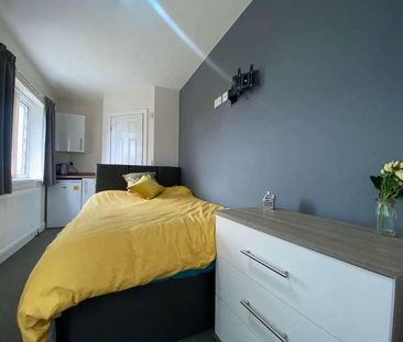 Chelmsford Drive, DN2 - Photo 1