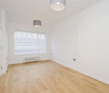 4 bedroom house in Lime Grove - Photo 1