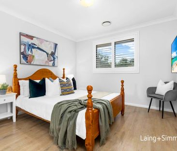 Modern townhouse with multiple living spaces - Photo 4