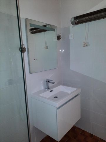 Location Appartement 3 pièces 61m² DRAGUIGNAN 83300 - Photo 3