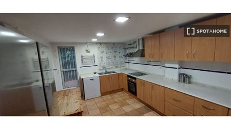 6 room luxury Apartment for rent in Bétera, Spain - Photo 2