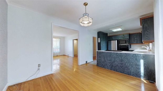 For Lease - 9 Kingsmere Crescent, Toronto, Ontario - Photo 1