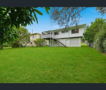 BREEZY BEACHSIDE HOME - Photo 4