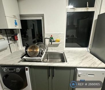 1 bedroom in a house share to rent - Photo 6