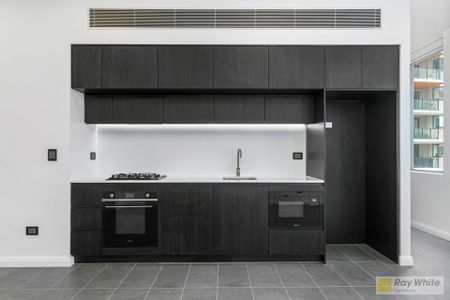 Contemporary City Living with Panoramic Views ! - Photo 4