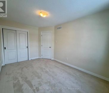 154 HIGHBURY PARK DRIVE - Photo 3