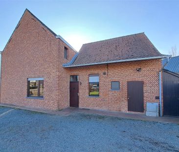 Woning met 2 slaapkamers, garage en mooie tuin - Foto 2