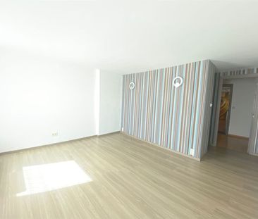 Huis met 4 slaapkamers 2 badkamers, garage en tuin - Photo 5