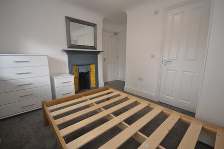 1 bedroom Flat To Let - Photo 4