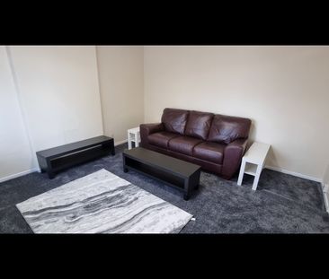 3 Bed Terraced House, Lovell Park View, LS7 - Photo 3