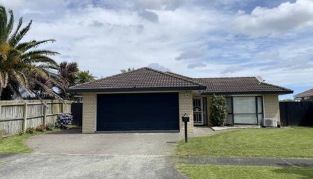 Best kept secret in Pakuranga - Photo 2