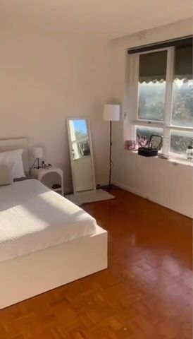 Caulfield North - Photo 4