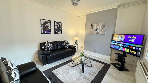 3 bedroom terraced house to rent - Photo 1