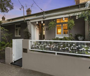 Light filled designer terrace with rear lane access - Photo 6