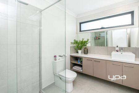 Low Maintenance & Convenient Location - Photo 5