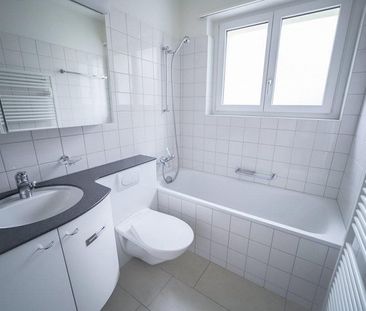Ruhige Wohnung im Zentrum von Witikon - Photo 1