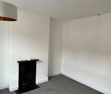 2 Bed Terraced House, Stuart Street, LE3 - Photo 2