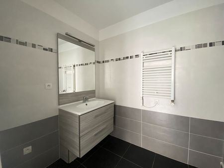 Location Appartement 2 pièces 45m² - Photo 4