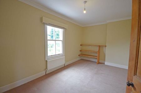 4 bedroom detached house to rent - Photo 5