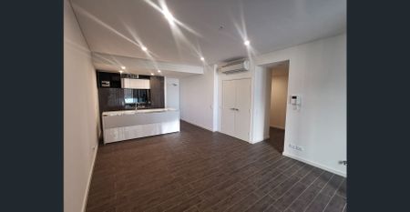Wentworth Point large 2 bedroom unit for rent $920 pw - Photo 2
