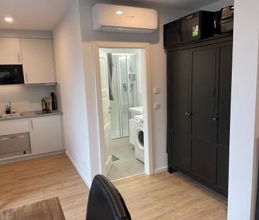 Stilvolle, möblierte 1-Zimmer-Studio-Wohnung mit Balkon Ostkreuz - Photo 5