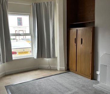 Bedsit, Birkenhead, CH42 - Photo 2