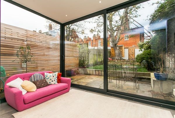 4 bedroom terraced house to rent - Photo 1