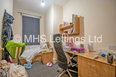 7 Bedroom Mid Terraced House for rent in Regent Park Terrace - Photo 5