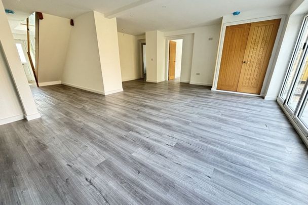 Beechwood Avenue, Hinckley, Burbage - Photo 1