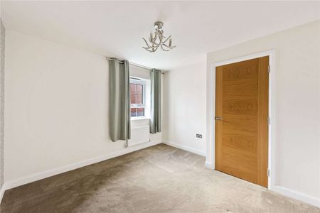 Stylish, modern family home in Wilmslow, with garage and enclosed garden - Photo 4