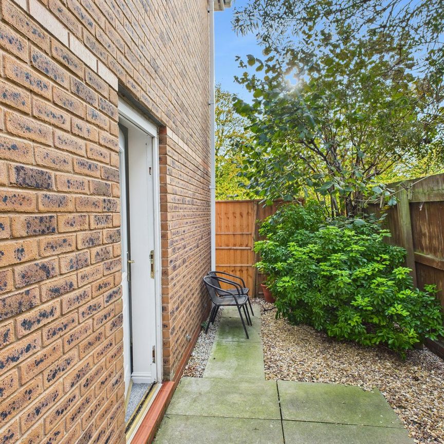 Detached house to rent on - Photo 1