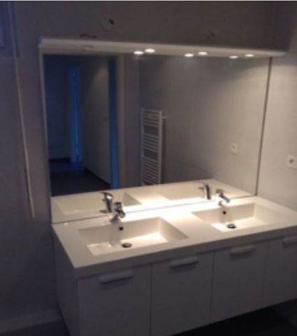 Location Appartement 4 pièces 89m² - Photo 3