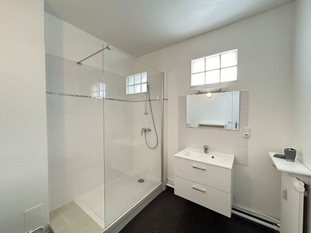Location Appartement 1 pièce 31m² - Photo 3