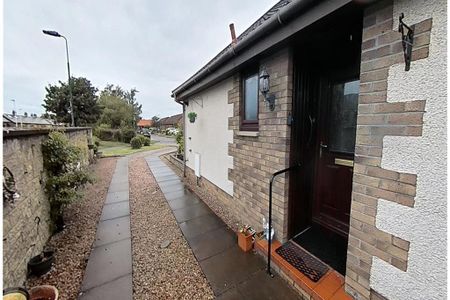 2 bed maindoor flat for rent in Bonnyrigg - Photo 2