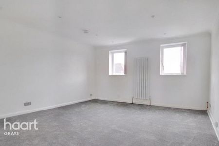 4 bedroom flat to rent - Photo 4