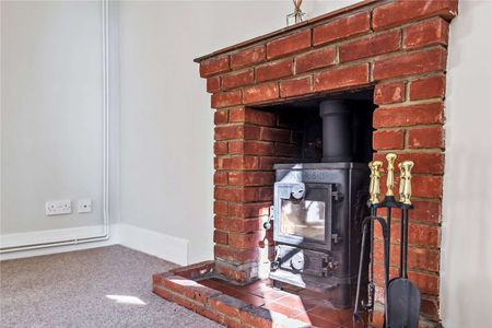 Beautiful detached two-bedroom lodge house. - Photo 3