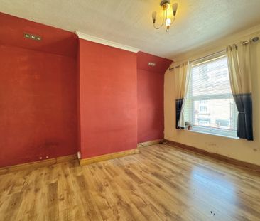 Clark Avenue, LS9 - Photo 2