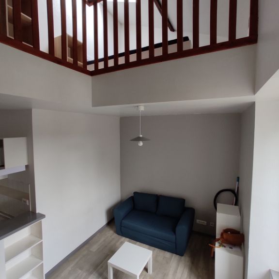 T2 MEUBLÉ PROCHE BORD DE VIENNE - Photo 1