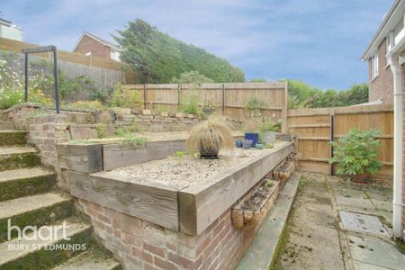 3 bedroom end of terrace house to rent - Photo 5