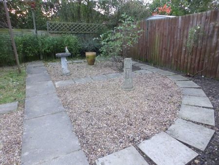 2 bedroom bungalow to rent - Photo 4