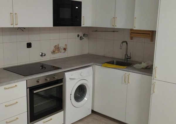 Arrendo apartamento T1 no centro da Costa da Caparica